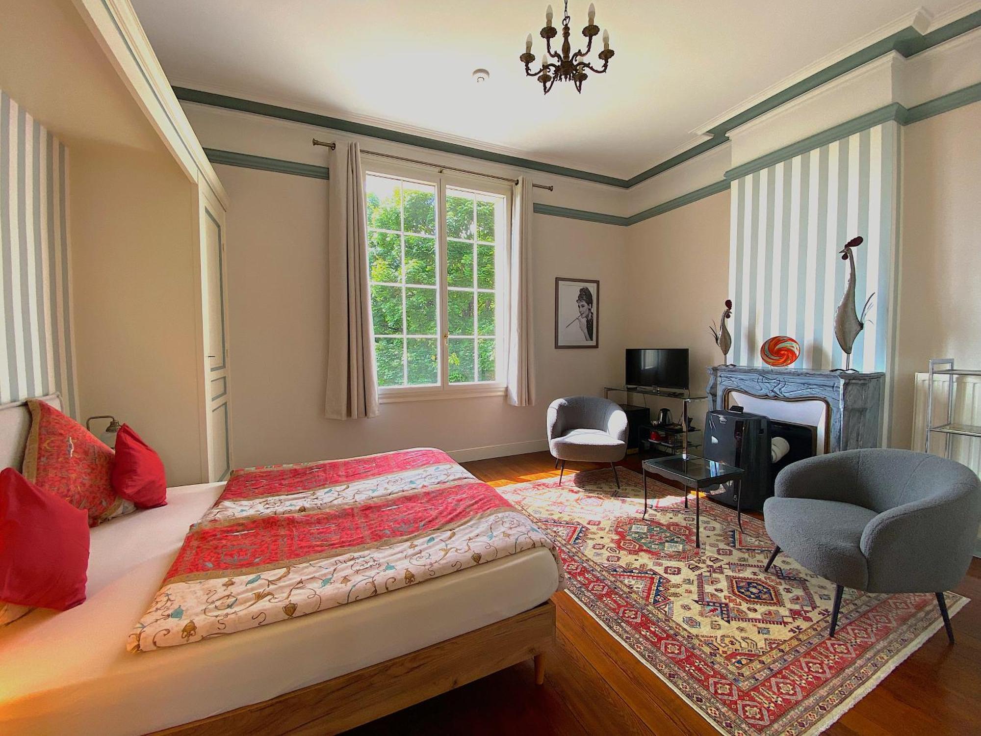 Chateau De Bellevue B&B Et Appartements Avec Piscine Saisonal Chauffee Et Chambres Partout Climatisees Saint-Avit  Exteriör bild
