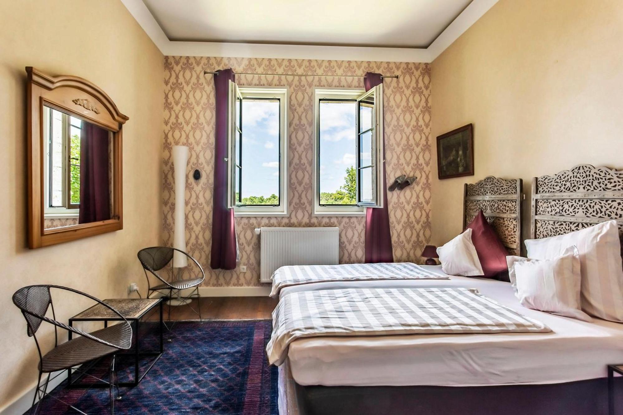 Chateau De Bellevue B&B Et Appartements Avec Piscine Saisonal Chauffee Et Chambres Partout Climatisees Saint-Avit  Rum bild