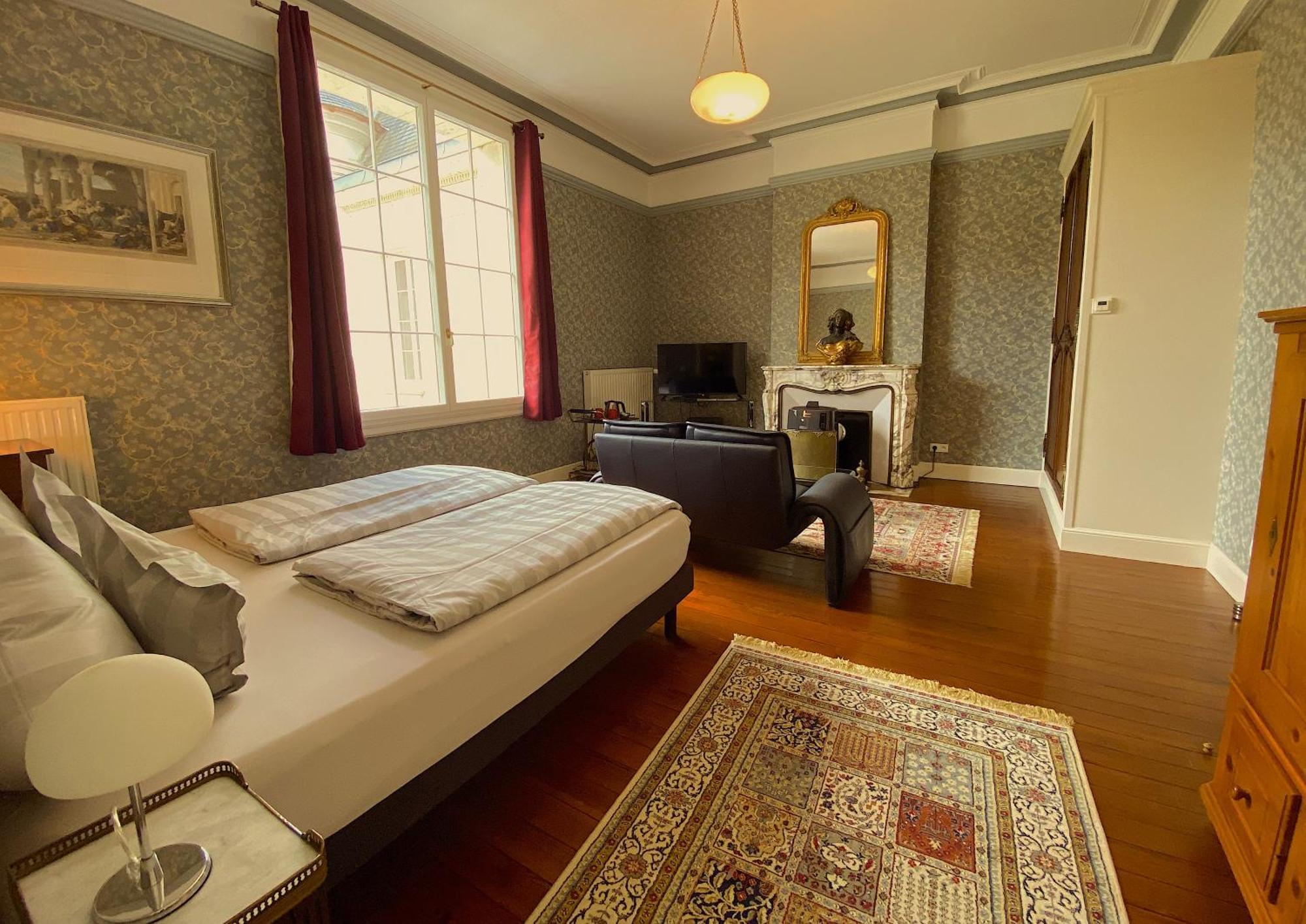 Chateau De Bellevue B&B Et Appartements Avec Piscine Saisonal Chauffee Et Chambres Partout Climatisees Saint-Avit  Exteriör bild