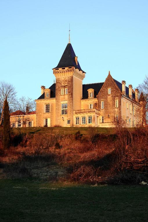 Chateau De Bellevue B&B Et Appartements Avec Piscine Chauffee Et Chambres Partout Climatisees Saint-Avit  Rum bild